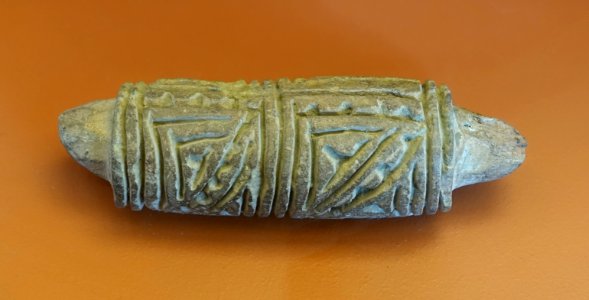 Quimbaya roller with handle, 1000-1500 AD - Redpath Museum - McGill University - Montreal, Canada - DSC08225