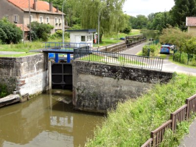 Réchicourt-le-Château (Moselle) écluse canal de la Marne au Rhin