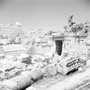Romeinse ruïnes in Baalbek, Bestanddeelnr 255-6491 photo