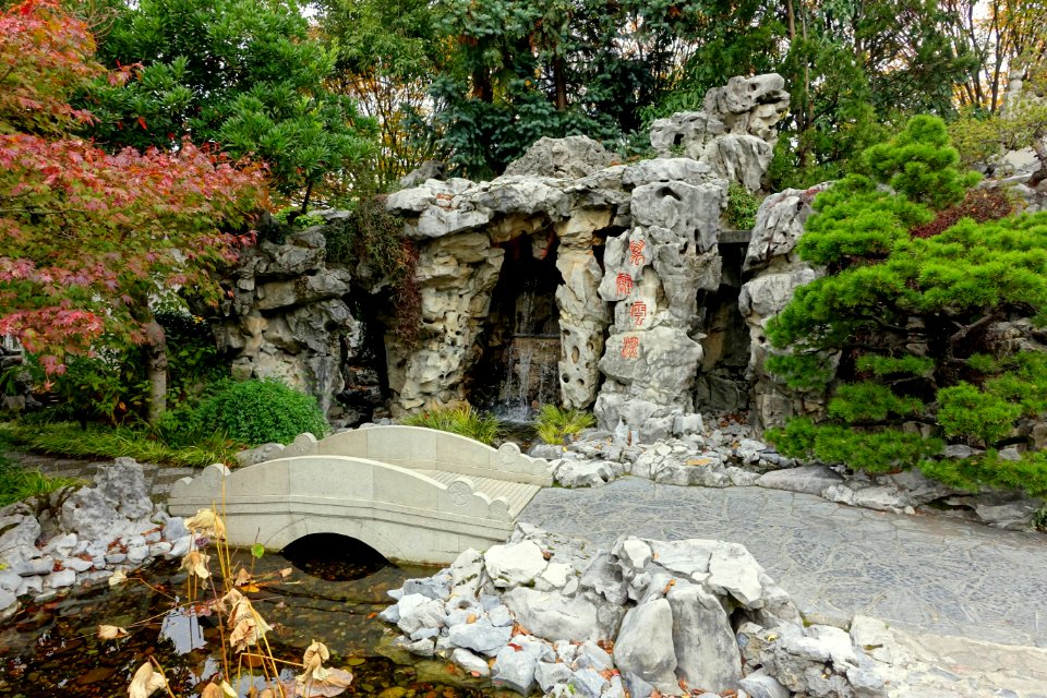 Rockery with waterfall - Lan Su Chinese Garden - Portland, Oregon - DSC01648
