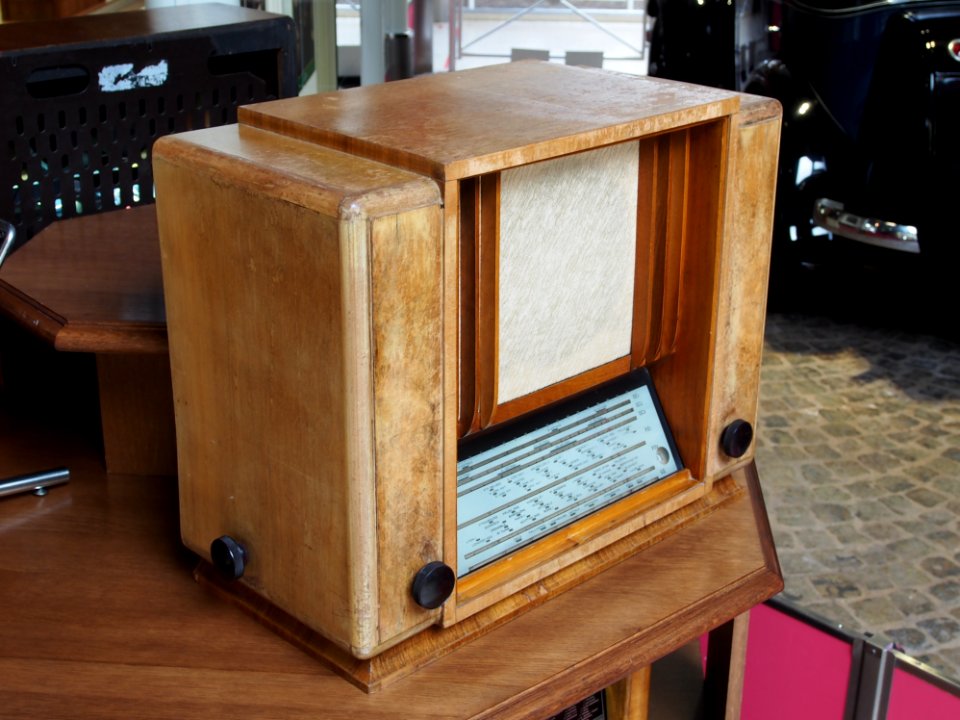 Récepteur de radio Peugeot, museum photo 8