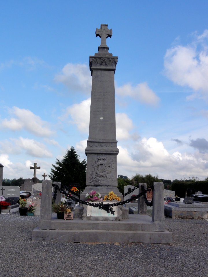 Rocquigny (Aisne) monument aux morts