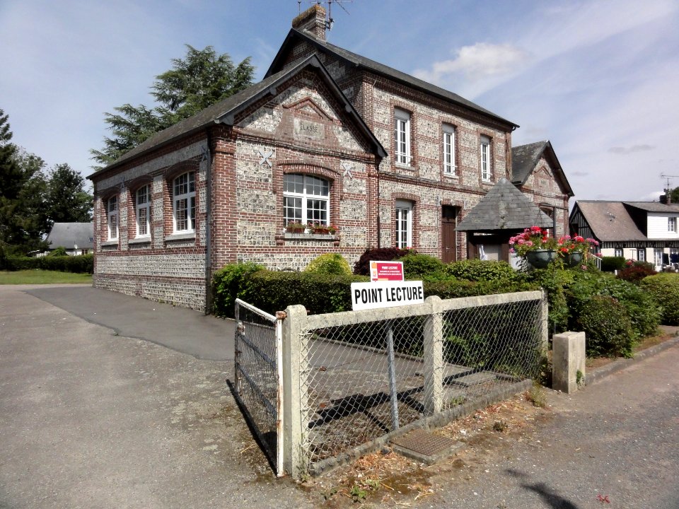 Rocquefort (Seine-Mar.) ancienne école de la mairie