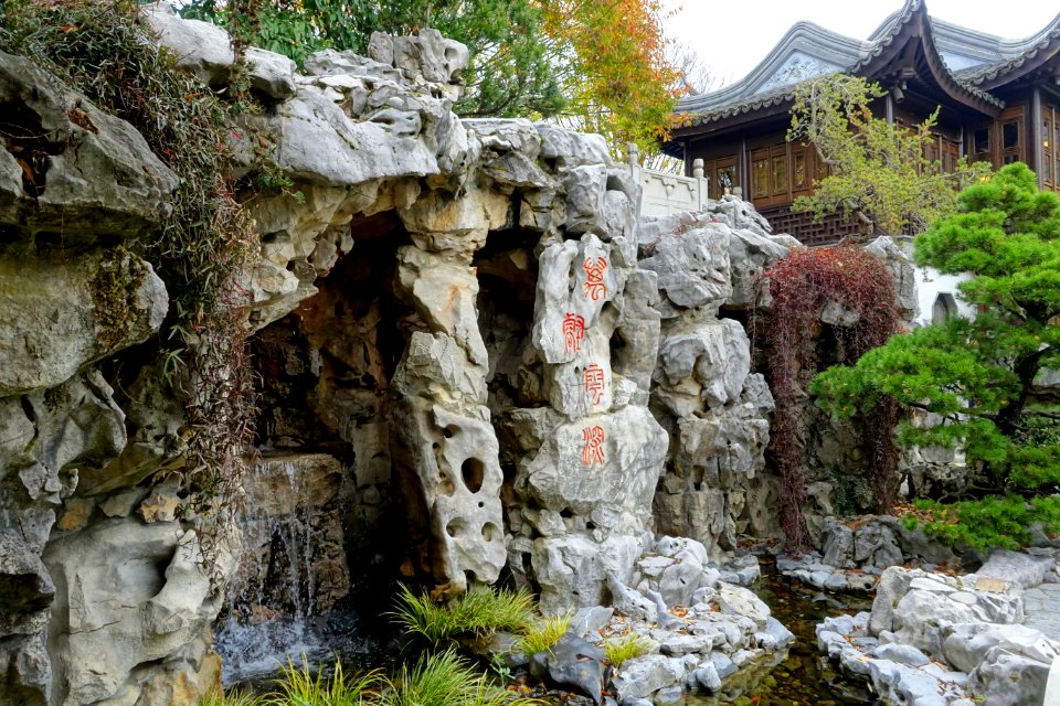 Rockery with waterfall - Lan Su Chinese Garden - Portland, Oregon - DSC01582