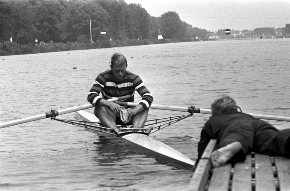 Roeien, roeiboten, wedstrijden, sport, Bestanddeelnr 920-4181