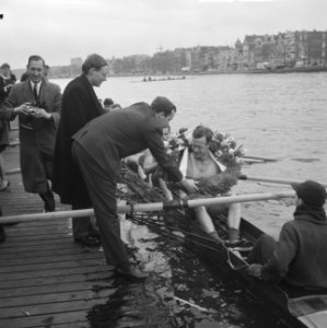 Roeiwedstrijd tussen Universiteitsachten van Londen, Parijs en Amsterdam op de A, Bestanddeelnr 915-0005