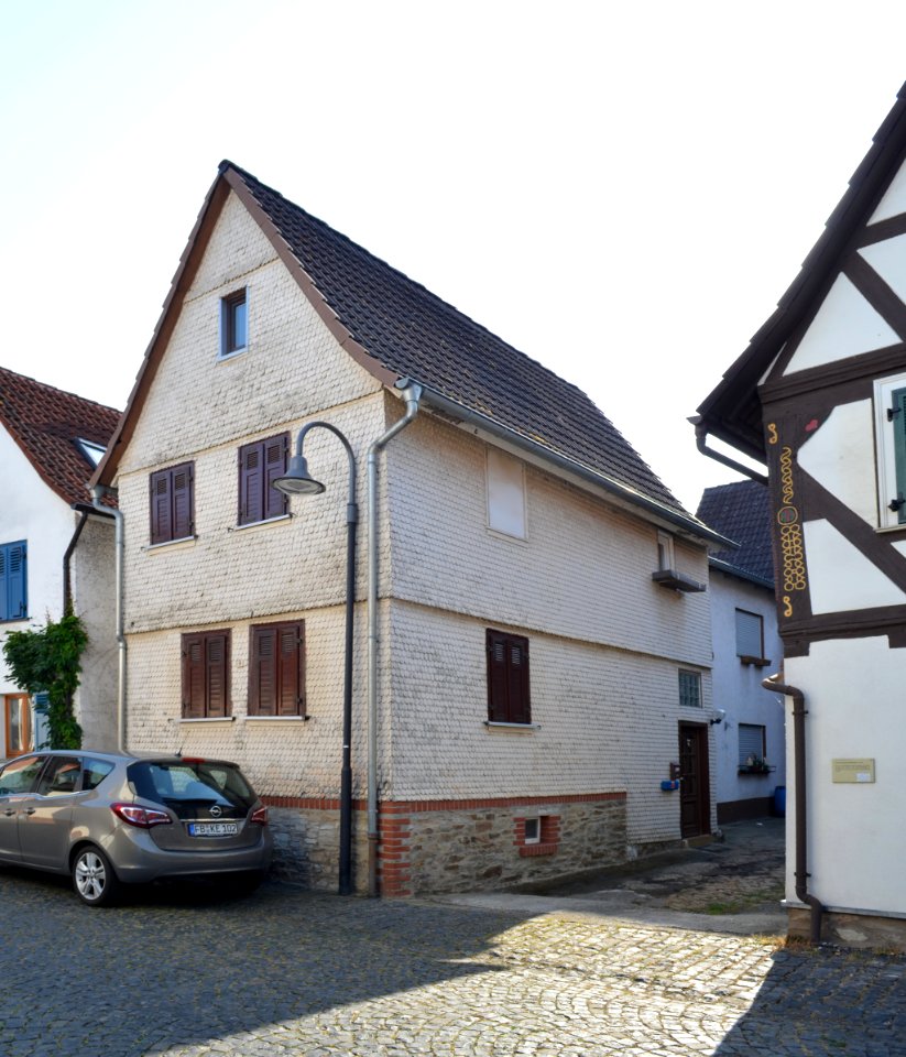 Rodheim vor der Höhe, Borngasse 9