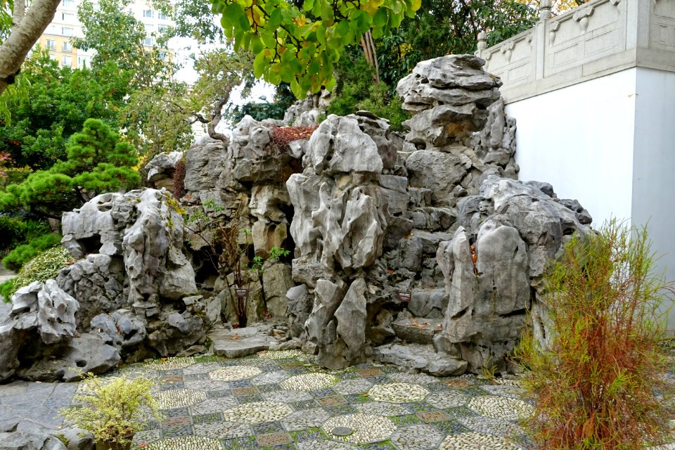 Rockery with waterfall - Lan Su Chinese Garden - Portland, Oregon - - Lan Su Chinese Garden - Portland, Oregon - DSC01566