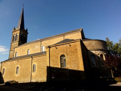 Rocroi (Ardennes) église, vue latérale