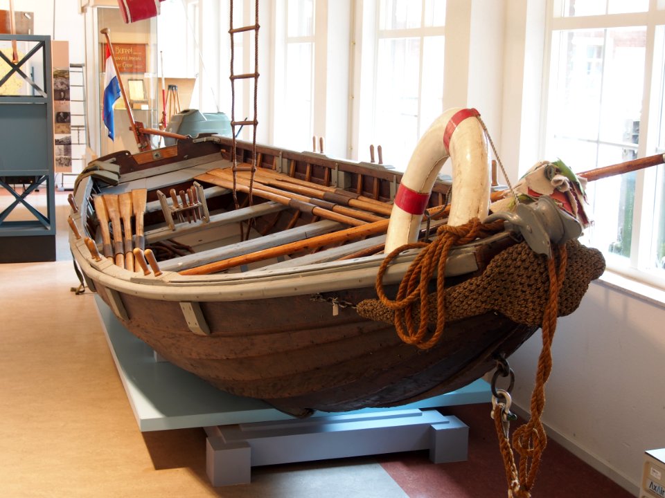 Roeiboot in het Geniemuseum Vught