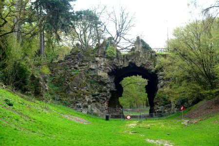Rockery arch - Bois de la Cambre or Ter Kamerenbos - Brussels, Belgium - DSC06594