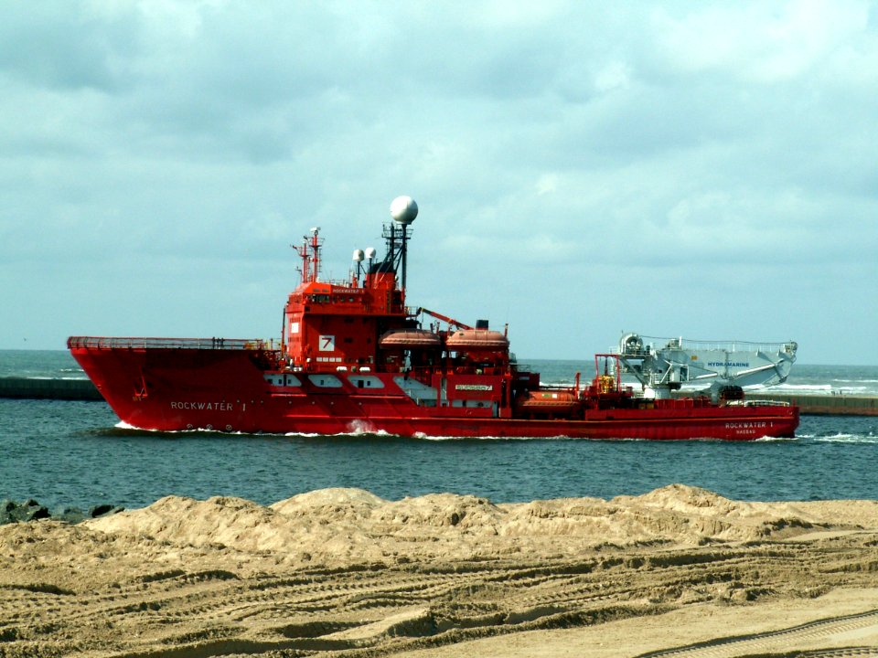Rockwater 1 - IMO 8211746 - Callsign C6BM4