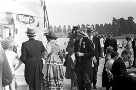 Roeien, wedstrijden, klederdrachten, kostuums, jubilea, Bestanddeelnr 920-4536