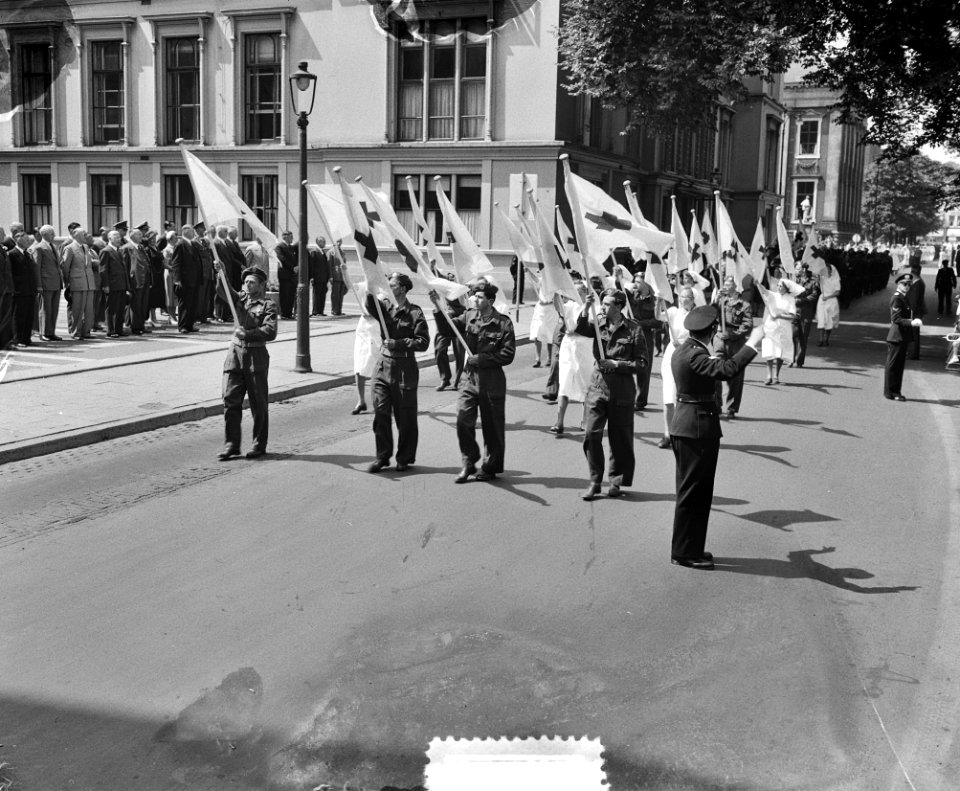 Rode Kruis jul. optocht Den Haag, Bestanddeelnr 905-1898
