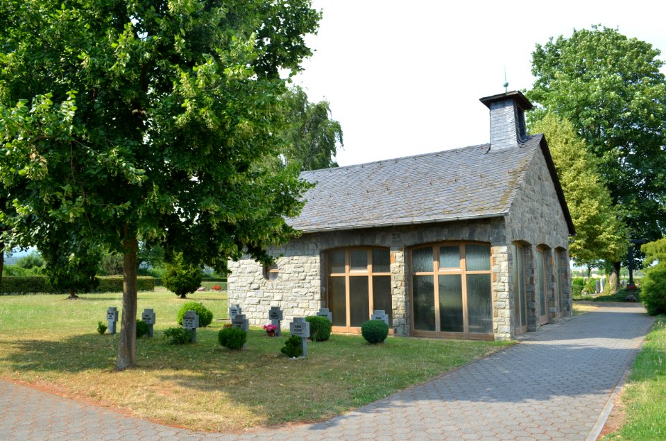 Rodheim vor der Höhe, Friedhof, Sarghalle
