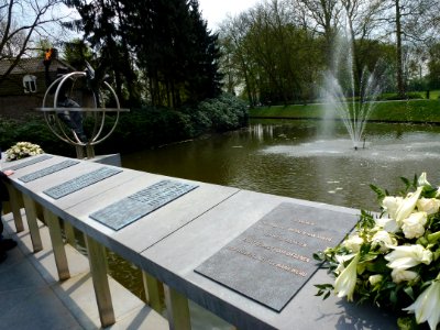Roermond, Nationaal Herdenkingspark 04, monument voor vredesoperaties