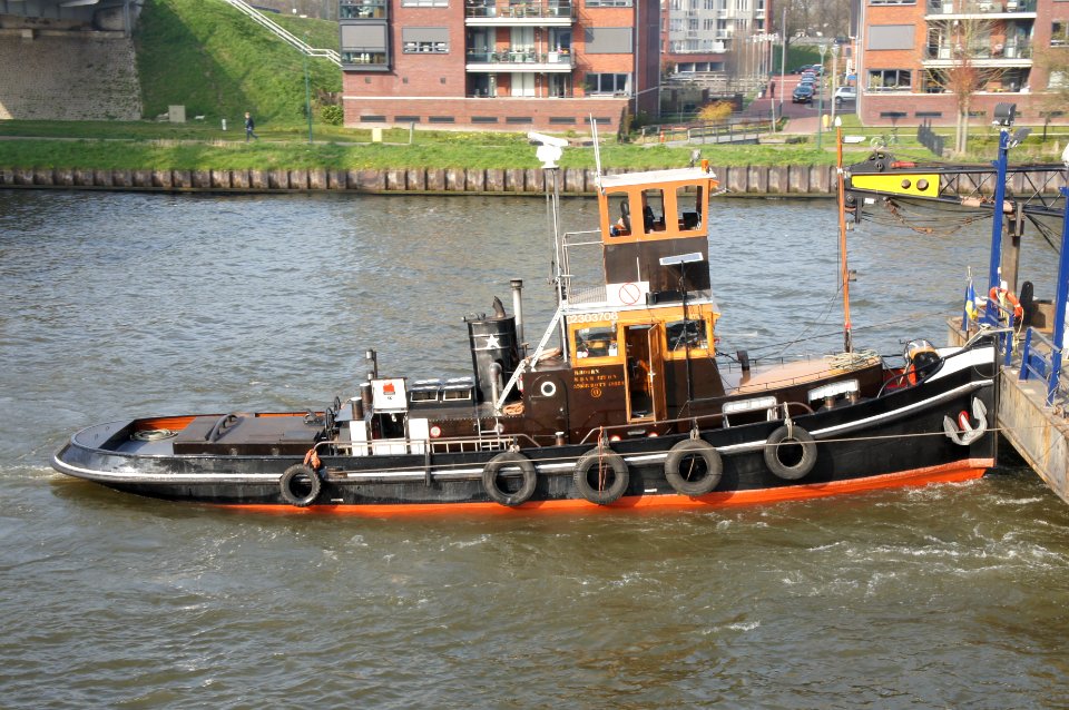 Rodeur - ENI 02303708, Amsterdam-Rijnkanaal, pic2
