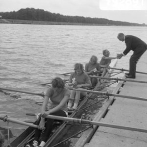 Roeiwedstrijden, Bosbaan dames vier dubbel, Bestanddeelnr 919-2891