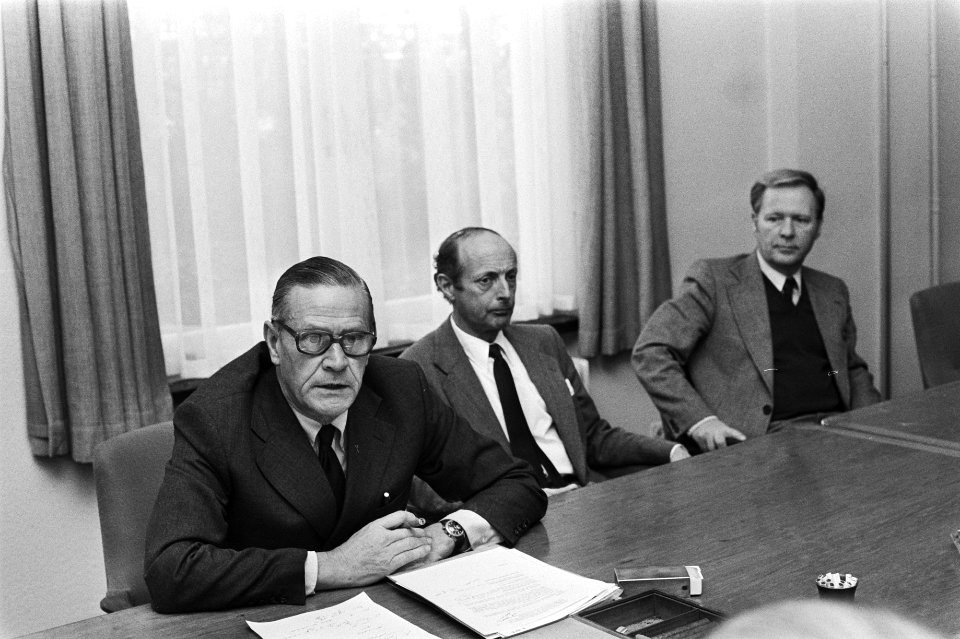 ROM vergadert over arbeidsvoorwaardenbeleid 1979 in Den Haag persconferentie, Bestanddeelnr 928-9538