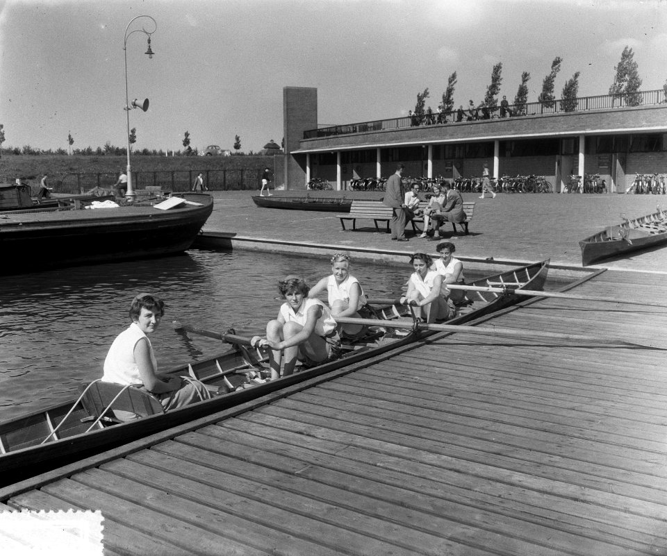 Roeien Bosbaan. Spaarne Jonge Vier, Bestanddeelnr 905-8206