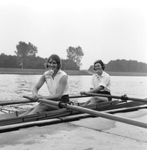 Roeiwedstrijd op de Bosbaan, Maaike de Vlas won nummer dames oud Skif, Bestanddeelnr 917-8607