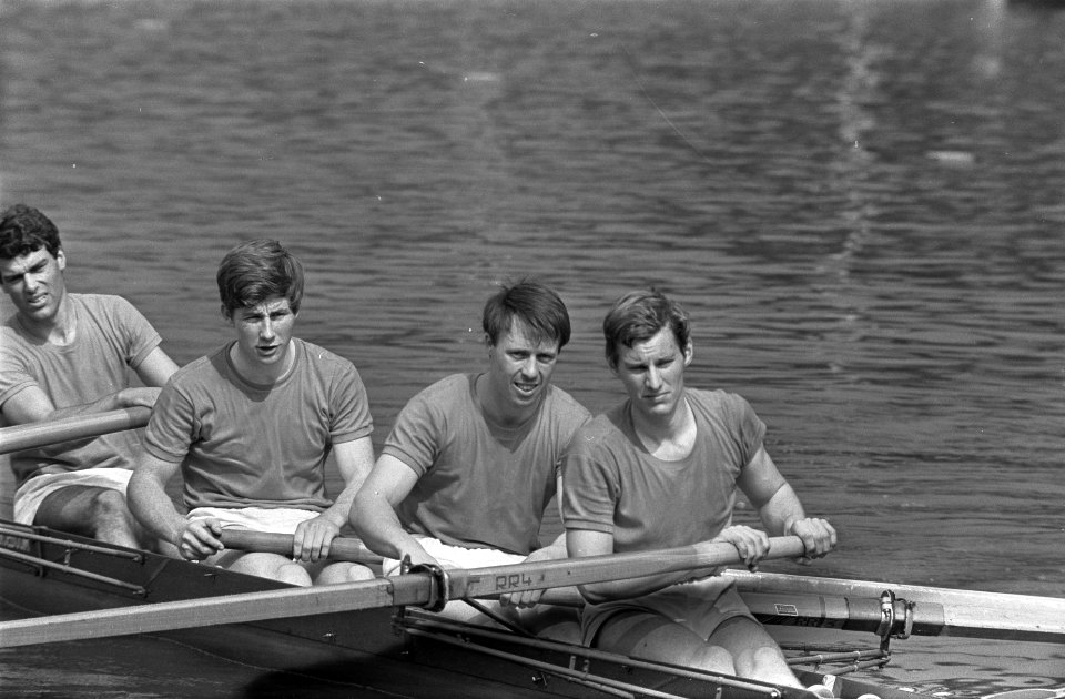 Roeien Bosbaan. Vier zonder Triton Rouwe, Lugendijk, Maarlveld, Everts, Bestanddeelnr 921-4834