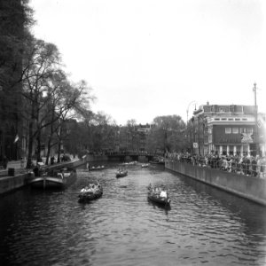 Roeiregatta in de grachten Locatie Singelgracht, Bestanddeelnr 900-4547