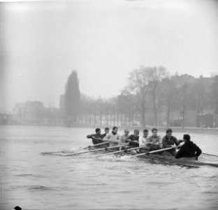 Roeiers van Hjord trainen op Amstel, Bestanddeelnr 913-6924