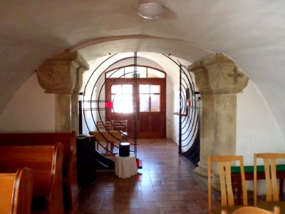 Románský vchod do kostela sv. Martina, Dolní Újezd