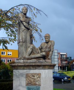 Roelofarendsveen kunstwerk oorlogsmonument