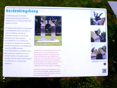Roermond, Nationaal Herdenkingspark 03, tekst herdenkingsboog