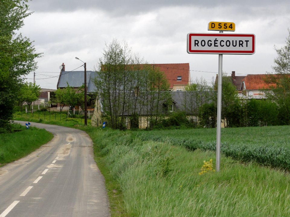 Rogécourt (Aisne) city limit sign