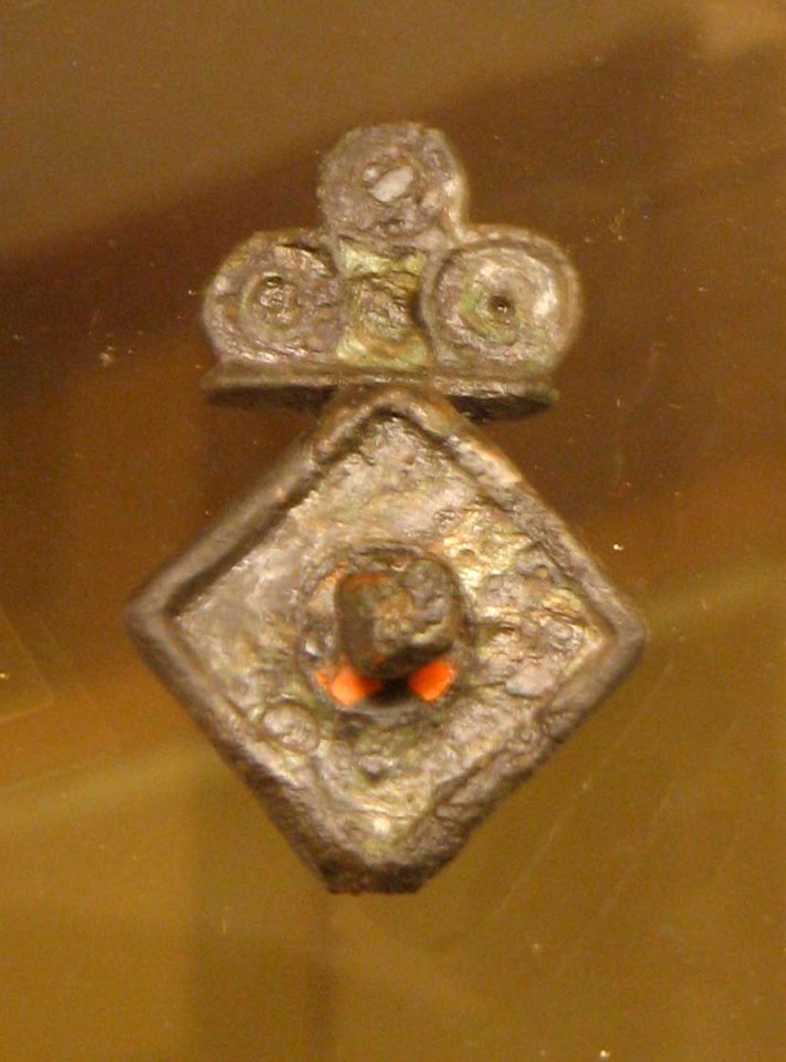 Romeinse fibula in het Leudalmuseum, Haelen 001