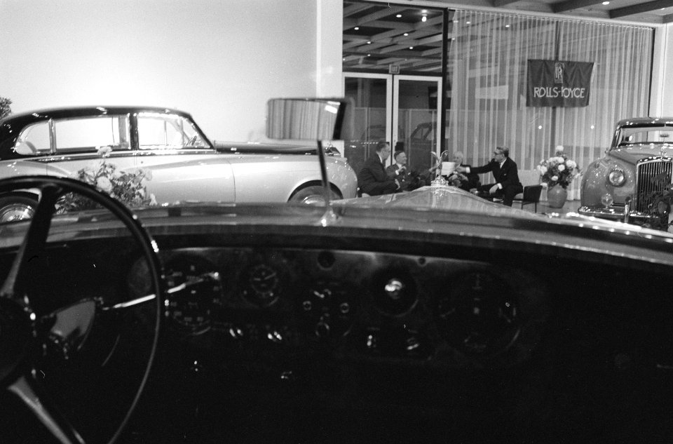 Rolls-Royce tenoonstelling in RAI-gebouw, Bestanddeelnr 913-2774