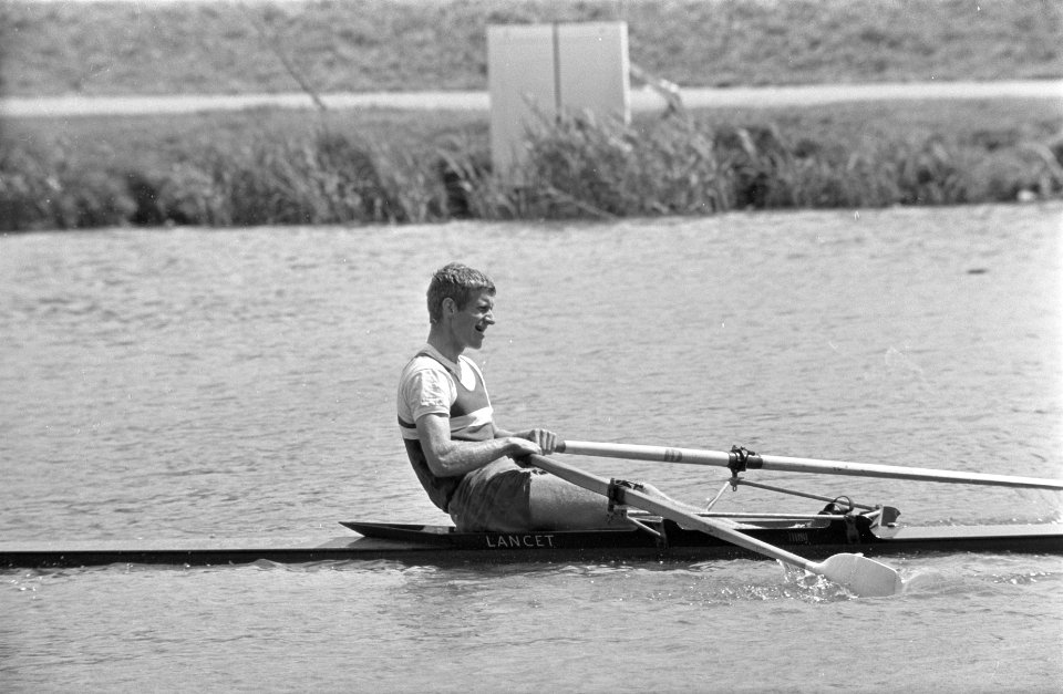 Roeien op de Bosbaan, . Harry Droog in aktie, Bestanddeelnr 921-4215