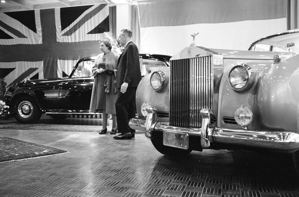 Rolls-Royce tenoonstelling in RAI-gebouw, Bestanddeelnr 913-2771