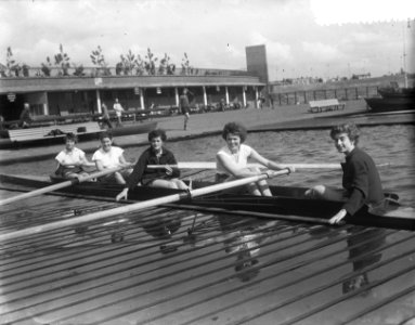Roeiwedstrijd Bosbaan Nereus dames jonge vier, Bestanddeelnr 905-1543