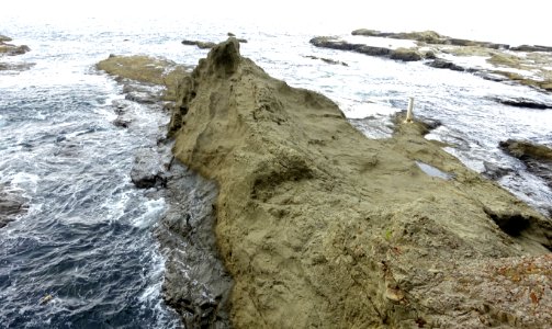 Rocky shore near Iwaya Caves - Enoshima, Japan - DSC07960