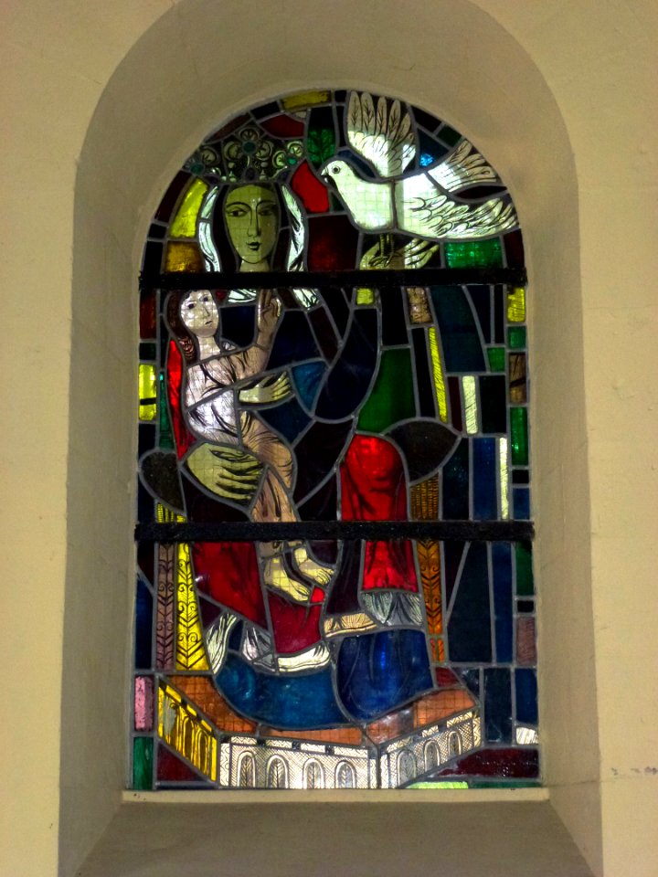Roermond, Munsterkerk, portaal, raam madonna met kind