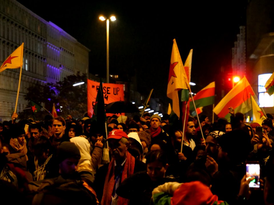 Rojava solidarity demonstration and Extinction Rebellion on the Kottbusser Brücke 2019-10-10 11