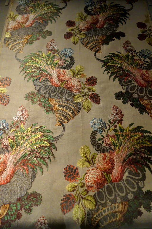 Rococo dress in the style of Jean Revel, view 1, France, c. 1735, silk and silver brocaded tabby - Royal Ontario Museum - DSC04334