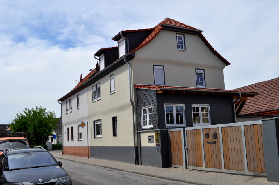 Rodau, Im Wiesengrund 13-15