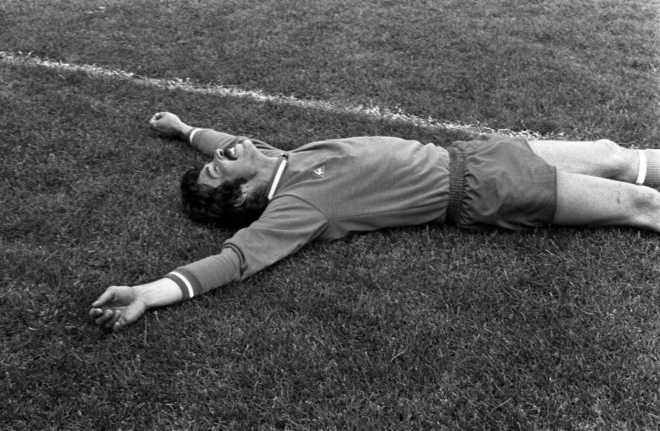 Roda JC tegen Ajax 0-0, keeper Gijlman plat in het gras, Bestanddeelnr 927-1865
