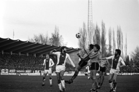 Roda JC tegen Ajax 2-3 vlnr Dusbaba, Hulshoff, Nanninga, Meuser, Toonstra en Er, Bestanddeelnr 928-9221