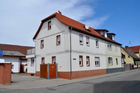 Rodau, Im Wiesengrund 15-13