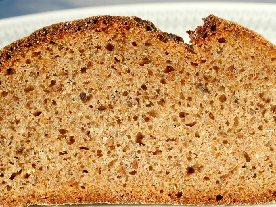 Roggenvollkornbrot.Endstueck.Kruste.mit.Ausbund