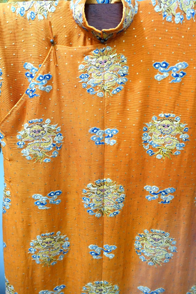 Robe of crown prince, replica of 19th century, embroidered cloth - Museum of Vietnamese History - Ho Chi Minh City - DSC05944
