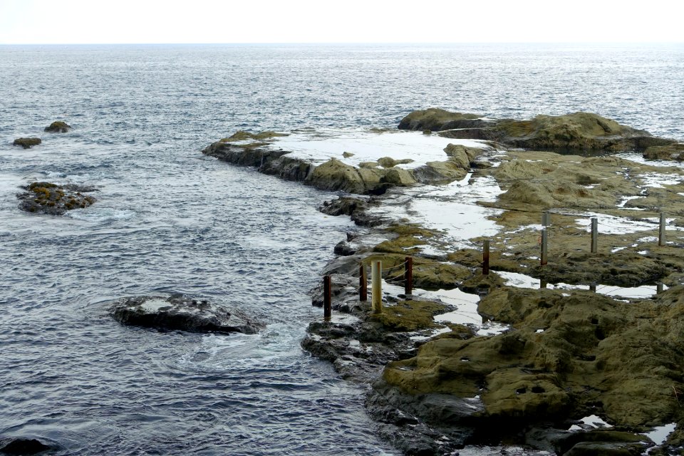 Rocky shore near Iwaya Caves - Enoshima, Japan - DSC07958