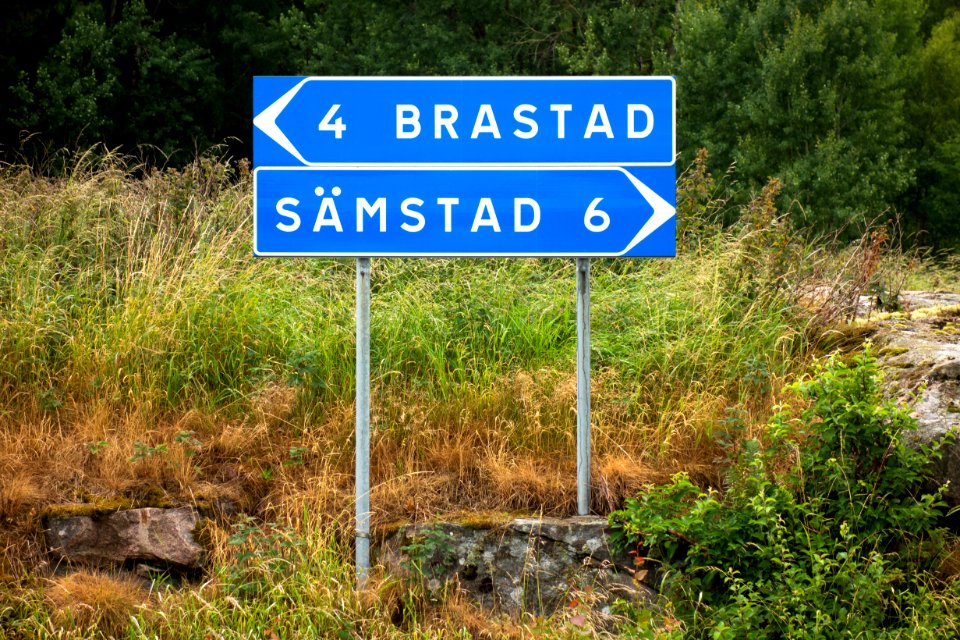 Road sign Brastad - Sämstad