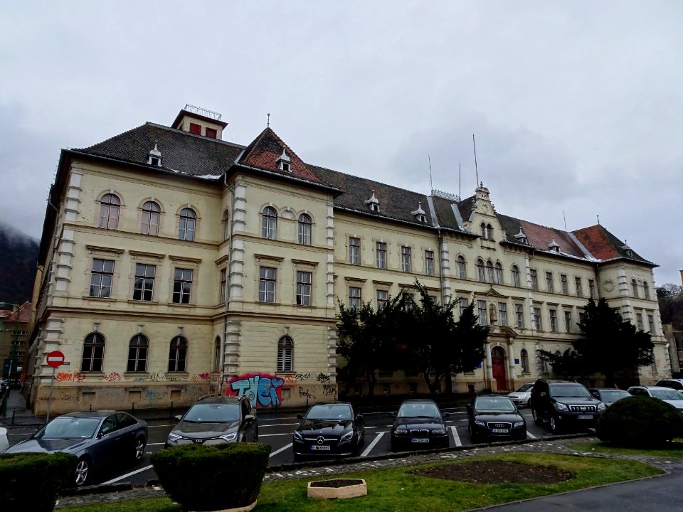 RO BV University T building 2
